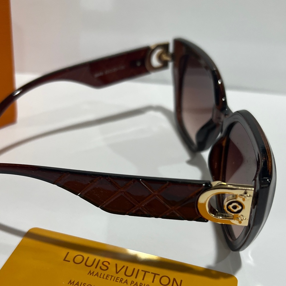 Louis Vuitton Brown Gradient Cat-Eye Sunglasses with Subtle Tortoiseshell - Picture 7 of 9
